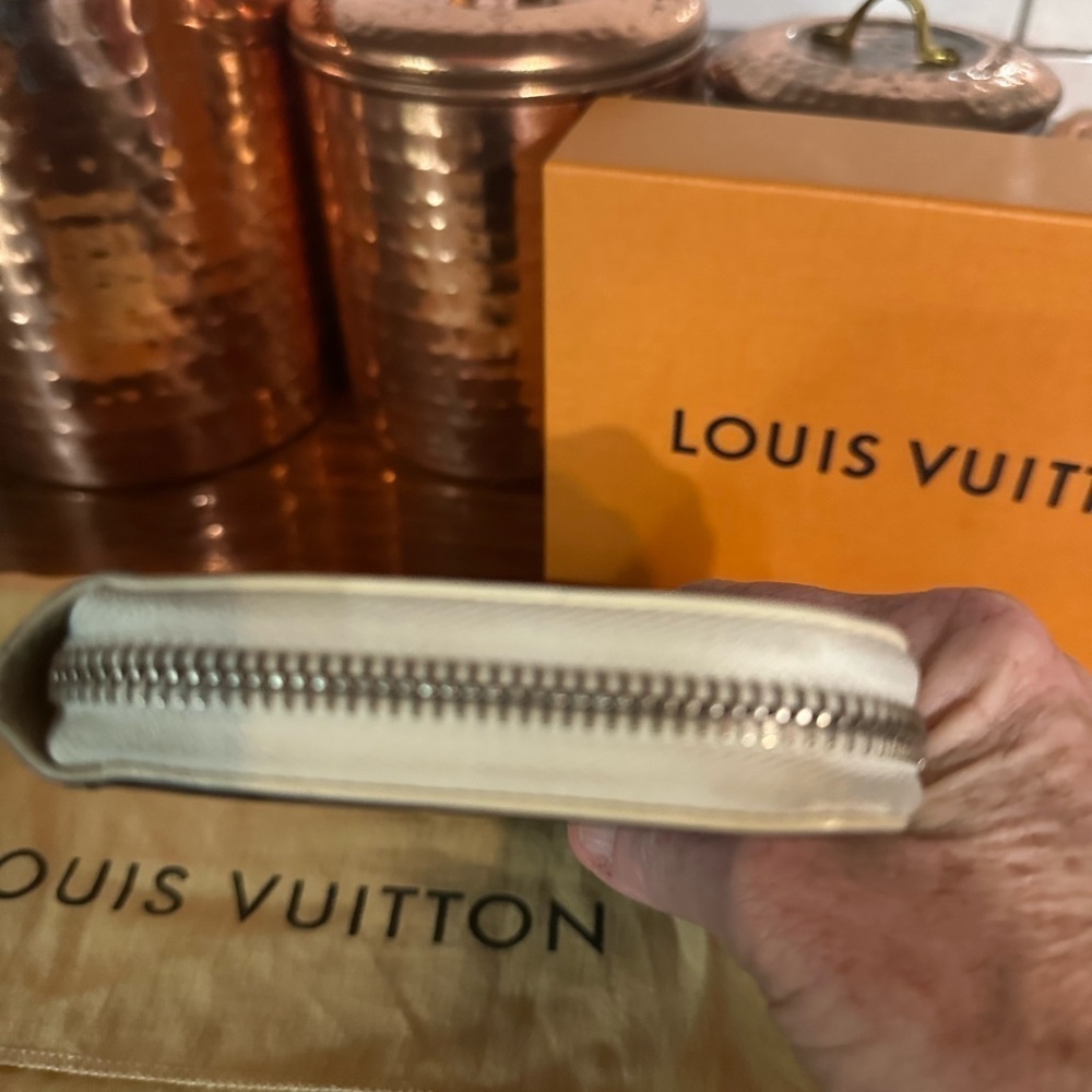 Louis Vuitton black wallet with dust bag COA and box - Picture 5 of 16